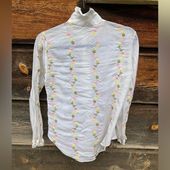 Alice Stuart Embroidered Button-Up Ruffly Top - Picture 5 of 13